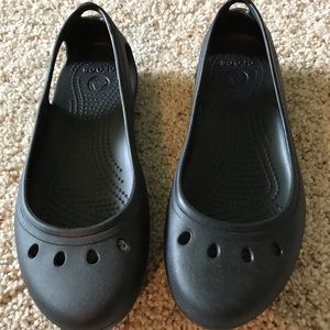 Women’s crocs non slip shoes size 9